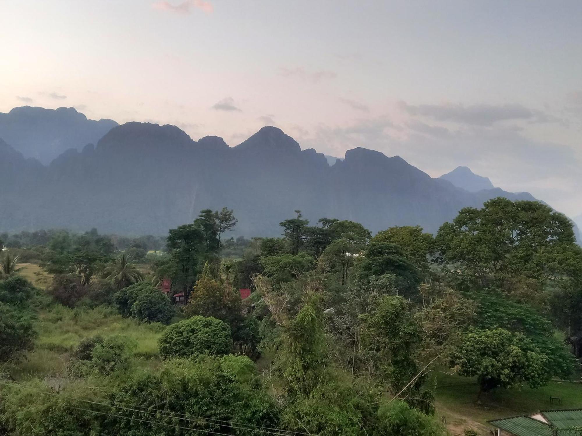 Vang Vieng Th Central Park Hotel Eksteriør billede